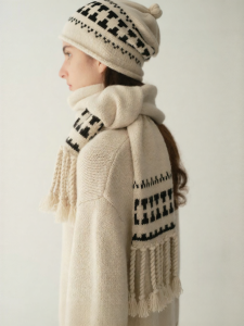 INSIS FEMME | Wool Simple Bohemian Handwoven Fringe Scarf