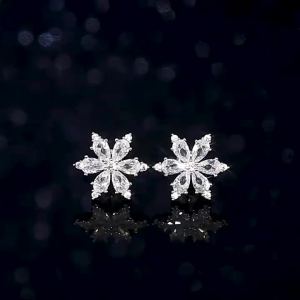 Huitan Bling Bling Crystal CZ Flower Earrings Stud Ear Piercing Romantic Womens Accessories Fancy Birthday Gift Trendy Jewelry