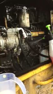 Engine degreaser Pembersih Noda oli minyak Kotoran Pada ruang mesin Kendaraan