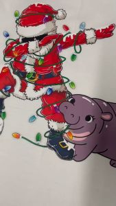 เสื้อยืด หมูเด้งงับขาซานต้า Dabbing คริสต์มาส (Cotton 100%)