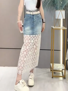 MANMI | Slimming and Flattering Fit Skirt with Floral Lace Paneling
