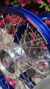 ชุดล้อ WAVE100 เก่า หน้าดิส-หลังดั้มวงล้อMaxnumขอบเรียบ และทรงเอ+ดุมกะจก (หน้า5 รู)+ซี่ชุป+บูทกลางดุม+ชุดลูกปืน(หน้า-หลัง) มีให้เลือกขอบล้อ17