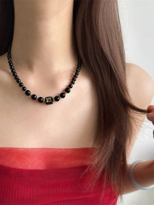 สร้อยคอโซ่ไข่มุกสีดำสไตล์โรมันสำหรับผู้หญิง ดีไซน์เก๋ไก๋ โซ่กระดูกไหปลาร้า โซ่เสื้อกันหนาว อุปกรณ์เสริม โซ่กระดูกไหปลาร้าแบบต่อ