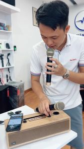 Loa Bluetooth XM-U525 Kèm 2 Micro Karaoke kết nối bluetooth usb hất nhạc karaoke cực hay thiết kế cổ điển nhỏ gọn không chiếm không gian