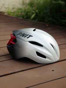 หมวกกันน็อคปั่นจักรยานแบบอเนกประสงค์สำหรับผู้ชายและผู้หญิง น้ำหนักเบา ทนทาน ทนทานต่อแรงกระแทก ความเร็วสูง ป้องกันการถูกกระแทก