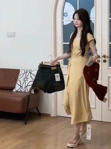 💥[A343] Áo len nữ Montoghi dệt kim NHIỀU NƠ PHỐI NÚT tay ngắn kiểu dáng xinh xắn thanh lịch - L2M