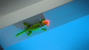 Family Fun RC Lizard Toy | Parent-Child Interactive Game | Stress Relief Wall Climbing Toy for Kids & Adults