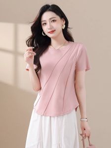 WANGGONGZHU | เสื้อยืดคอกลมแขนสั้นผู้หญิงฤดูร้อน 2025 ดีไซน์ใหม่ ทรงเข้ารูป สวมใส่สบาย แฟชั่น เสื้อผ้าทำงาน ทรงหลวม