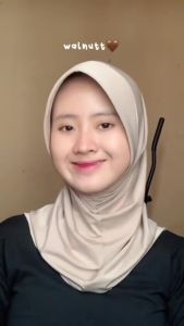 Desain Sporty untuk Wanita: Hijab Bergo & Jersey Spandex