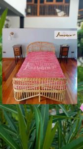 Anusarin เตียงหวายเตียงเดี่ยวขนาดกว้าง 110 ซม x ยาว 200 cm สำหรับที่นอนเดียวขนาดประมาณ 105x195 ซม ฟรีที่นอนนุ่นพอดีกับเตียง