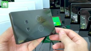 Công Tắc Cảm Ứng Wifi Thông Minh Hunonic Datic 2 Nút + Ổ Điều Khiển Từ Xa Qua Điện Thoại Hẹn Giờ