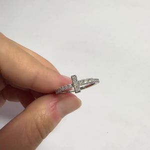 Huitan Minialist Women Ring Cross Design Versatile Wedding Party Fashion Accessories Inlaid Shiny CZ Thin Silver Color Jewelry