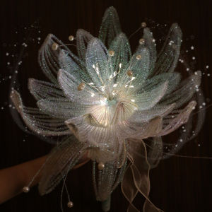 DIY ดอกไม้รูปต้นลิลีต้าแบบถือได้ ของเล่นสร้างสรรค์สำหรับเด็ก วัสดุที่สร้างขึ้นเอง หัวเข็มขัดบิด เครื่องประดับดอกไม้ ดอกไม้ประดับ งานฝีมือ