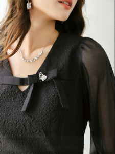 Yigue | Design Fashion Petite Waist-Band Black Dress with Bow