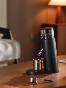 เครื่องบดเมล็ดกาแฟ 60ระดับ จับเวลาดิจิตอล 2600mAh ของใช้ในครัว อุปกรณ์ทำกาแฟ ชาร์จไร้สายType C ใช้งานง่าย ประหยัดพื้นที่