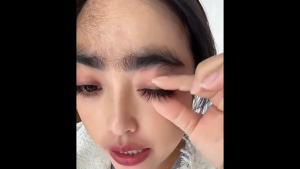 [Hàng Chính hãng] Tinh chất dưỡng mi kích mọc mi giúp mi mọc dày tự nhiên khỏe mạnh mi dày tự nhiên nuôi dưỡng mi dài và cong 7ML