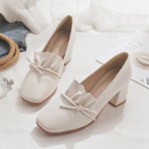 รองเท้าส้นสูงแบบสวมหนังแท้สำหรับผู้หญิง ทรงหัวเหลี่ยม ทรงเข้ารูป ทรงหัวมน ด้านข้างเปิด ด้านบนเป็นลายผีเสื้อ รองเท้าส้นสูงแบบสวมสบาย