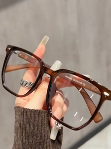 New 3 In 1 Photochromic Reading Glasses Fashionable Anti Radiation Farsighted Eyewear for Men Women Eyeglasses with Glasses Case and Glasses Cloth
