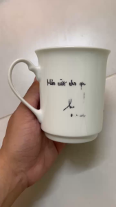 Ly sứ "Mỉm cười cho qua" (hàng Minh Long)