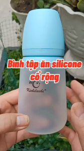 Bình tập ăn cổ rộng 260ml cho bé bình tập ăn dặm silicone muỗng thìa silicon bóp mềm (Không BPA/BPS)