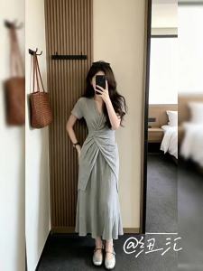 NIUVIES | Đầm Hai Mảnh V-neck Giúp Gầy Đẹp Màu Xám