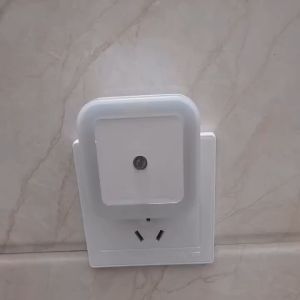 KUKE LAMPU TIDUR SENSOR CAHAYA OTOMATIS & LAMPU TIDUR COLOK DINDING SEGI