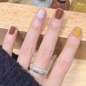 Two-Moons Water-Based Nail Polish Tearable Mustard Sesame Bean Milk Chocolate Brown No-Bake Odorless Nail Enamel for Beauty Tools