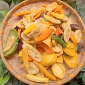 Trái cây rau củ thập cẩm sấy khô đặc sản Đà Lạt. Món ăn vặt vui miệng đẹp da giảm cân healthy - Carrot House.