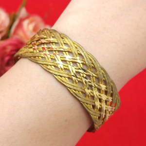 กำไลทองเหลืองโบราณลายเปียตัดลายสลับจิก ฟรีไซส์ ปรับขนาดได้ตามต้องการ งานทองเหลืองแท้ งานดิบไม่ได้ชุบ ทองเหลืองโบราณ