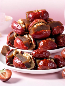 FANZUZHEN | Tart and Sweet Hug Fruit Jujube Walnut and Hawthorn Cake Snack