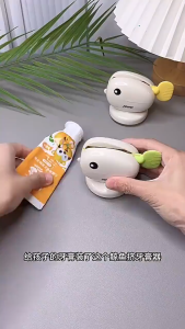 Manual Toothpaste Squeezer Dispenser Holder Whale Rolling Suction Cup Toothpaste Tube Squeezer
