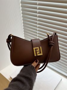 กระเป๋าสะพายไหล่ผู้หญิงสุดเก๋ไก๋ กระเป๋าใต้วงแขนทรงสี่เหลี่ยมเล็ก กระเป๋าสะพายข้างแฟชั่น วัสดุ PU สีพื้น