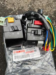 Holder saklar kanan dan kiri F1ZR CRYPTON