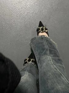 French Style Thin Heel High Heels Womens New 2025 Spring Design Unique Metal Chain Black Pointed Toe Single Shoes Fashionable