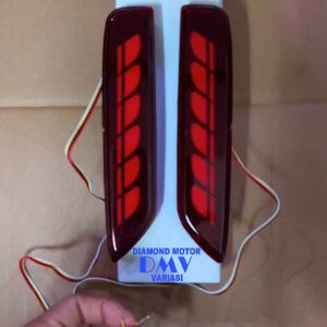 Mata Kucing Reflektor Lampu LED Bemper Belakang Model B Mitsubishi Xpander Cross 2019-2022