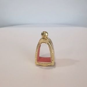 ช้างกระบี่กรอบพระ 49 รูปส่วนหนึ่ง กรอบพระรูปหล่อ เล็ก กรอบทองไมครอน กรอบพระสำเร็จ สำหรับกระบี่