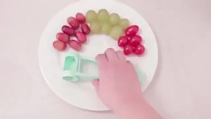 New Grape Cherry Tomato Strawberry Cutter Quarter Slicer Tool Stainless Steel Kitchen Gadget Fruit Cutter for Toddlers Baby