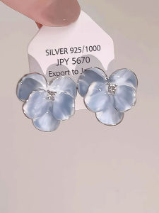 Elegant Vintage Flower Petal Earrings Womens Fashion Jewelry Unique Design Alloy Ear Studs Real Object Extremely Beautiful
