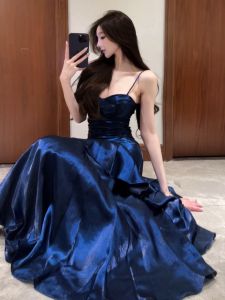 CHANGTONG | Đầm Tiệc Sang Trọng Với Họa Tiết Xếp Ly Và Quai Đeo