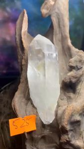 Trụ đá thạch anh Clear quartz tự nhiên tinh thể năng lượng vũ trụ 525