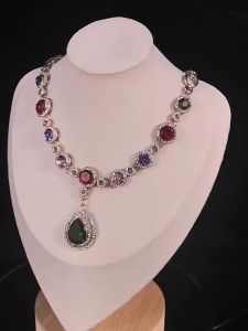 Velvet Bust Necklace Display Stand Necklace Chain Jewelry Bust Display Holder Mannequin Bust Holder