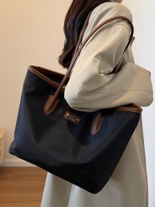 Large Capacity Womens Shoulder Bag 2025 New Simple Versatile Tote Bag for Commuting University Students Class Popular Trending Bag