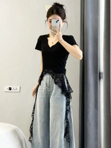 BINKAFENNY | เสื้อยืดแขนสั้นผ้าลูกไม้สีดำทรงเข้ารูปสไตล์เกาหลีสำหรับผู้หญิงในฤดูร้อน เสื้อตัวบนคอวีทรงหลวมยาวปานกลาง