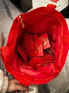 กระเป๋าผ้าใบสำหรับงานแต่งงานสีแดง กระเป๋าถือแบบมีซิป กระเป๋าใส่ของแบบพับได้สำหรับงานวันเกิดและงานปาร์ตี้