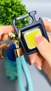 Đèn Pin Móc Khóa Mini Siêu Sáng 3 Trong 1 Có Thể Bỏ Túi Tích Hợp Mở Nắp Chai  Móc Chìa Khóa / Đèn Làm Việc LED COB Nhỏ Di động để Cắm Trại đọc Sách Tích điện và Nhấp Nháy Kèm Cáp Sạc USB