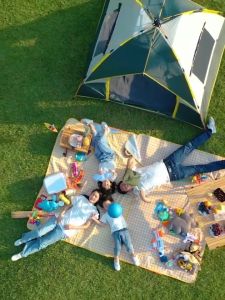 2/4/6Person Camping Tent Sunscreen Waterproof Tent Double Layer Outdoor Foldable Automatic Family Tent