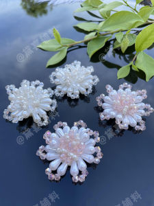 ตัวอักษร DIY ประดับคริสตัลรูปตัวหยดน้ำไข่มุก กว้าง 4.5 ซม. สำหรับตกแต่งเสื้อผ้า กระเป๋า รองเท้า หมวก ถุงเท้า