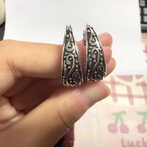 Huitan Luxury Women Hoop Earrings Line Design Fashion Metal Accessories for Wedding Engagement Elegant Lady Versatile Jewelry