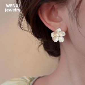 WENXI | Vintage Floral Texture Zircon Earrings