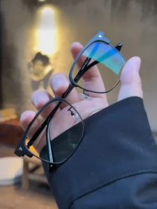 Kacamata Anti Radiasi Photocromic bingkai persegi yang bergaya dengan lensa yang dapat dipertukarkan